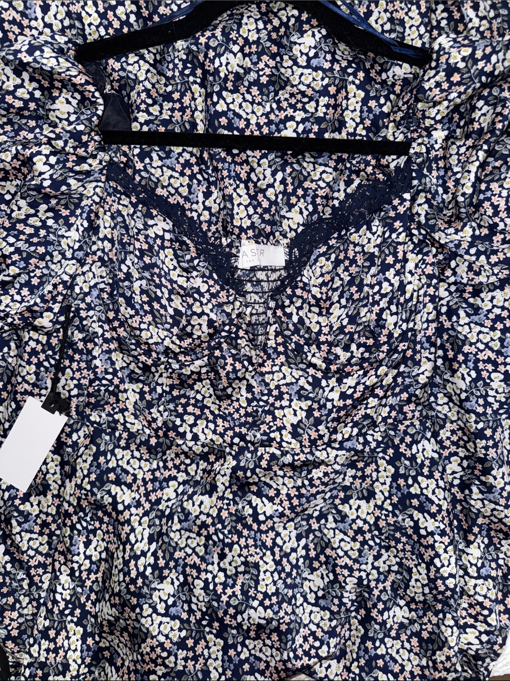 ASTR The Label Sylvie Puff Sleeve Navy Floral Maxi Dress NWT Size XS - Picture 4 of 7